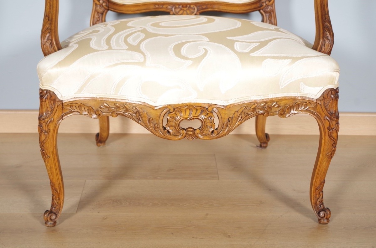 Suite de quatre fauteuils Régence à la Reine en hêtre sculpté, vers 1900-photo-2