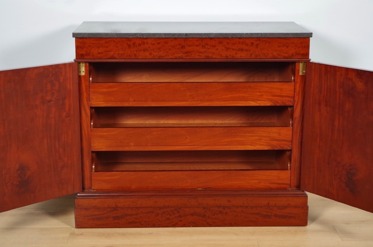 Commode à portes Empire en acajou moiré, vers 1810-photo-2