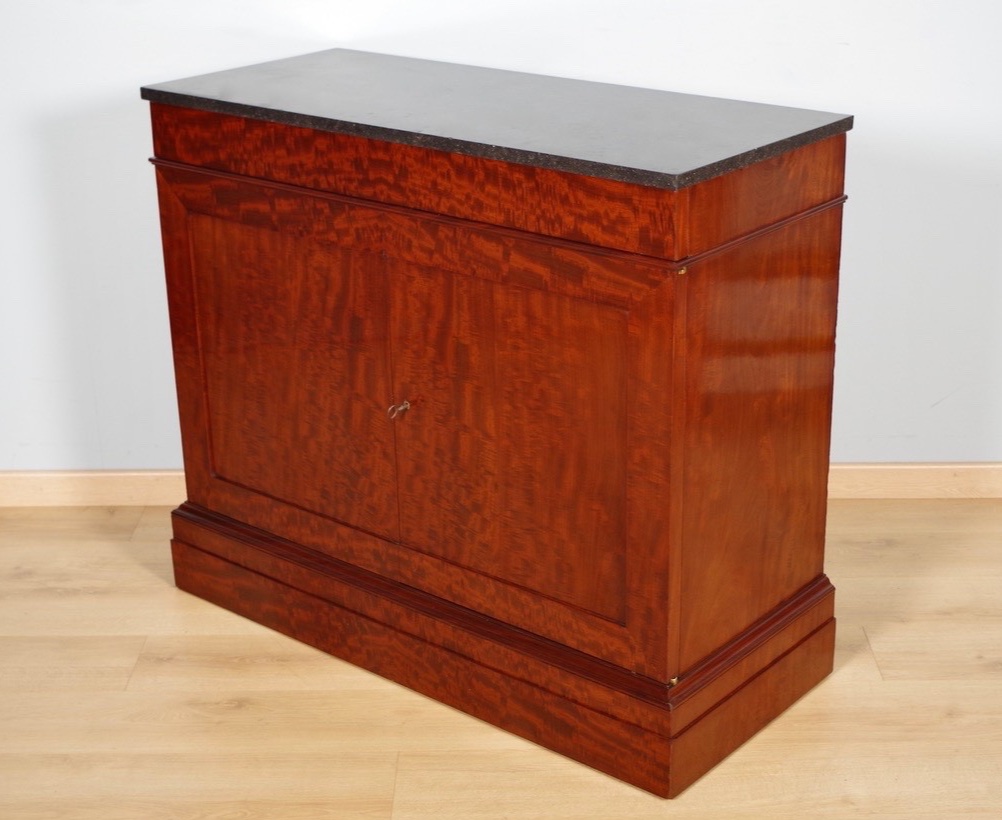 Commode à portes Empire en acajou moiré, vers 1810-photo-3