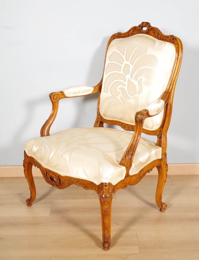 Paire de fauteuils Régence à la Reine en hêtre sculpté, vers 1900-photo-2