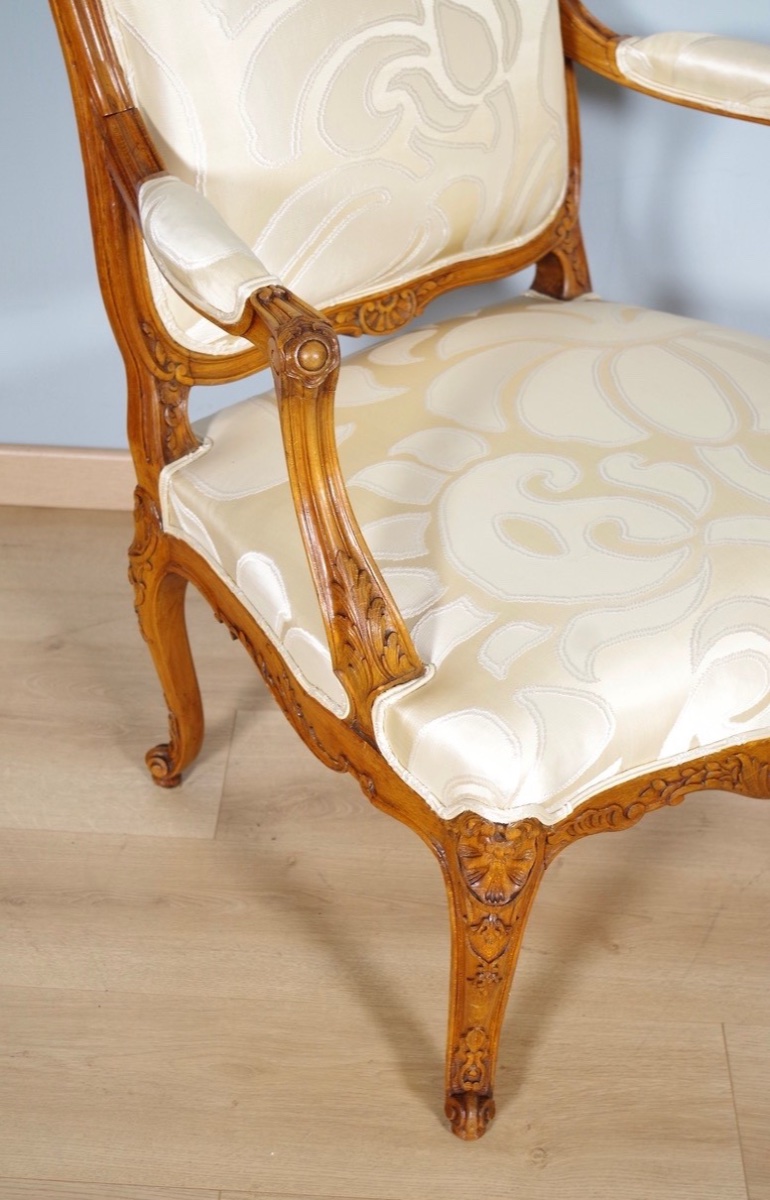 Paire de fauteuils Régence à la Reine en hêtre sculpté, vers 1900-photo-2