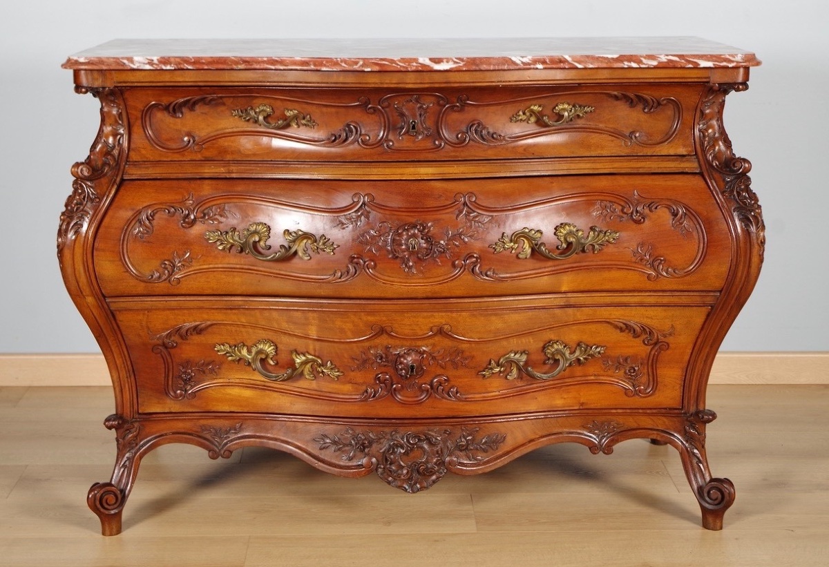 Commode tombeau Louis XV en noyer sculpté, vers 1900-photo-2