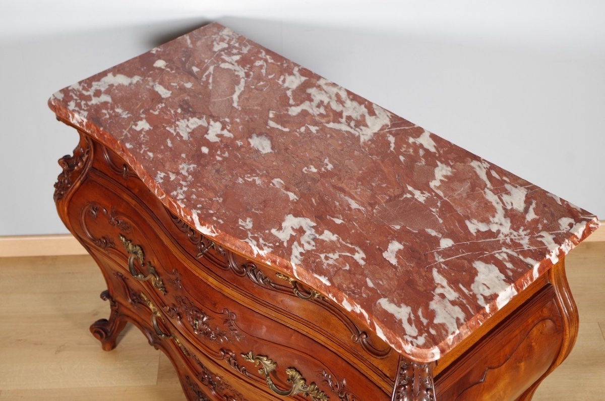 Commode tombeau Louis XV en noyer sculpté, vers 1900-photo-1