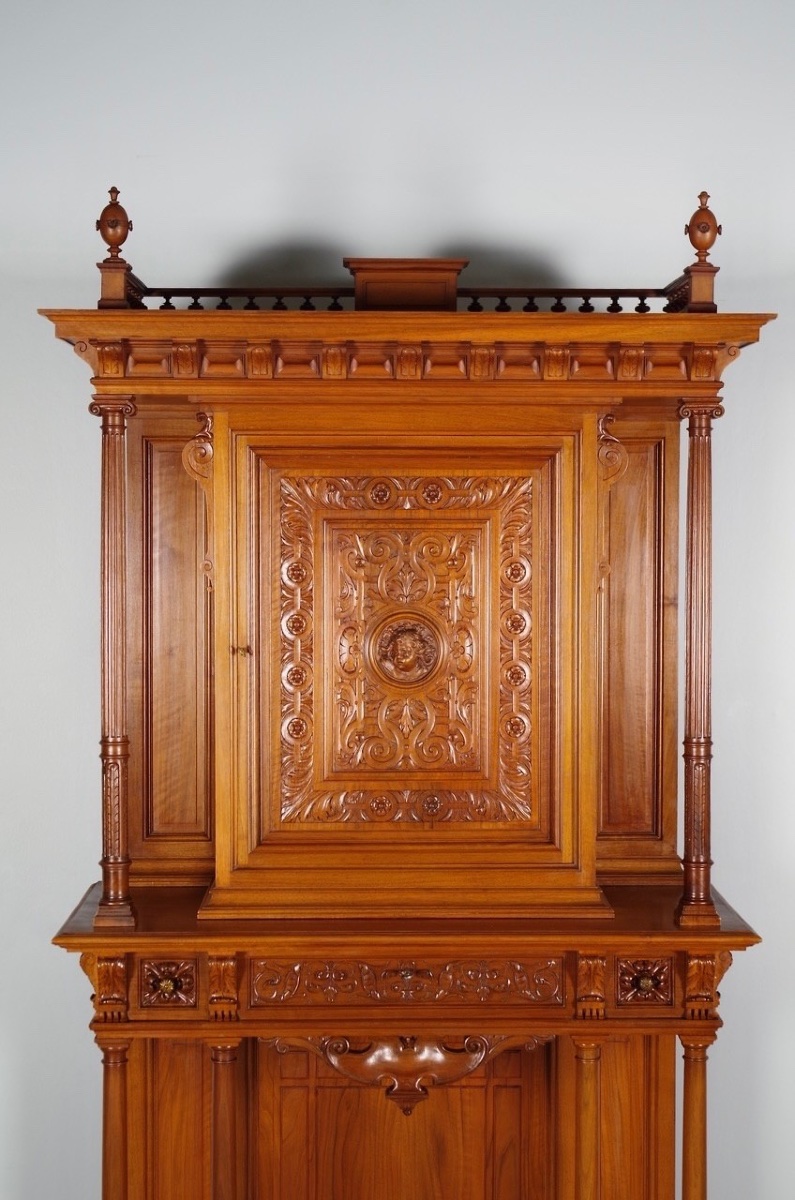 Cabinet Renaissance en noyer sculpté, dans le goût de Dufin, vers 1880-photo-2