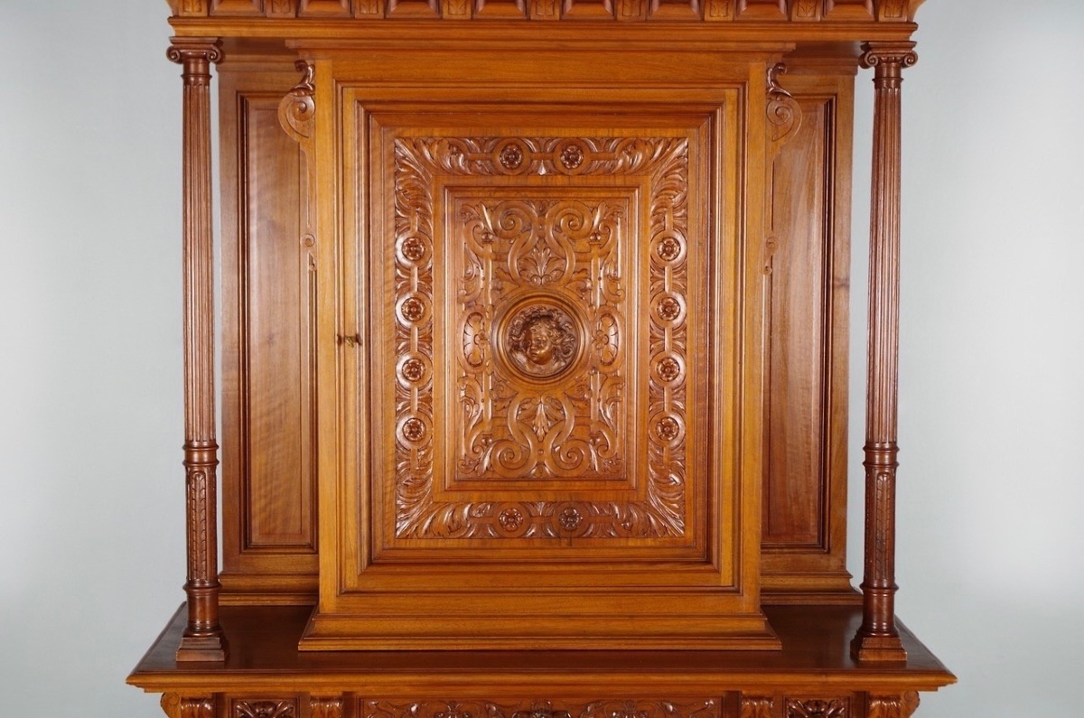 Cabinet Renaissance en noyer sculpté, dans le goût de Dufin, vers 1880-photo-4