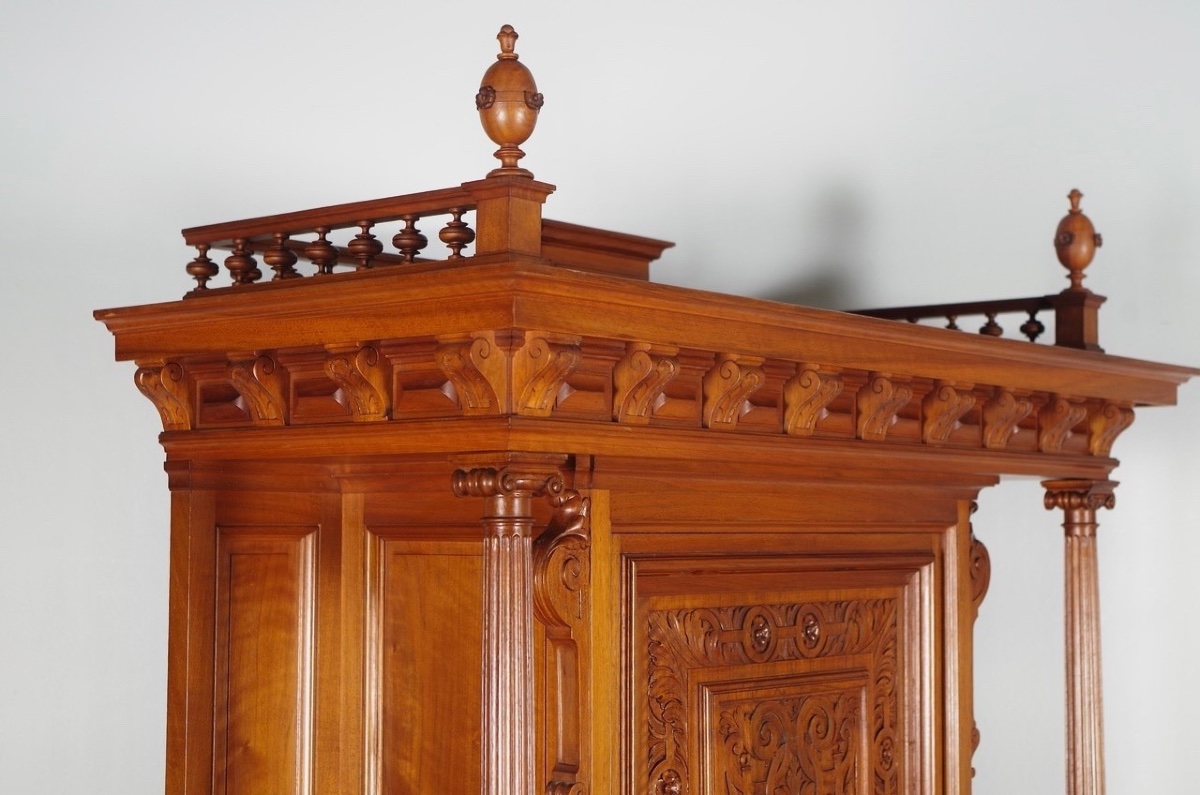 Cabinet Renaissance en noyer sculpté, dans le goût de Dufin, vers 1880-photo-8