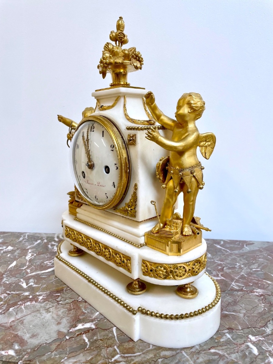 Pendule époque Louis XVI en marbre blanc et bronze doré, signée Mercier à Paris-photo-6
