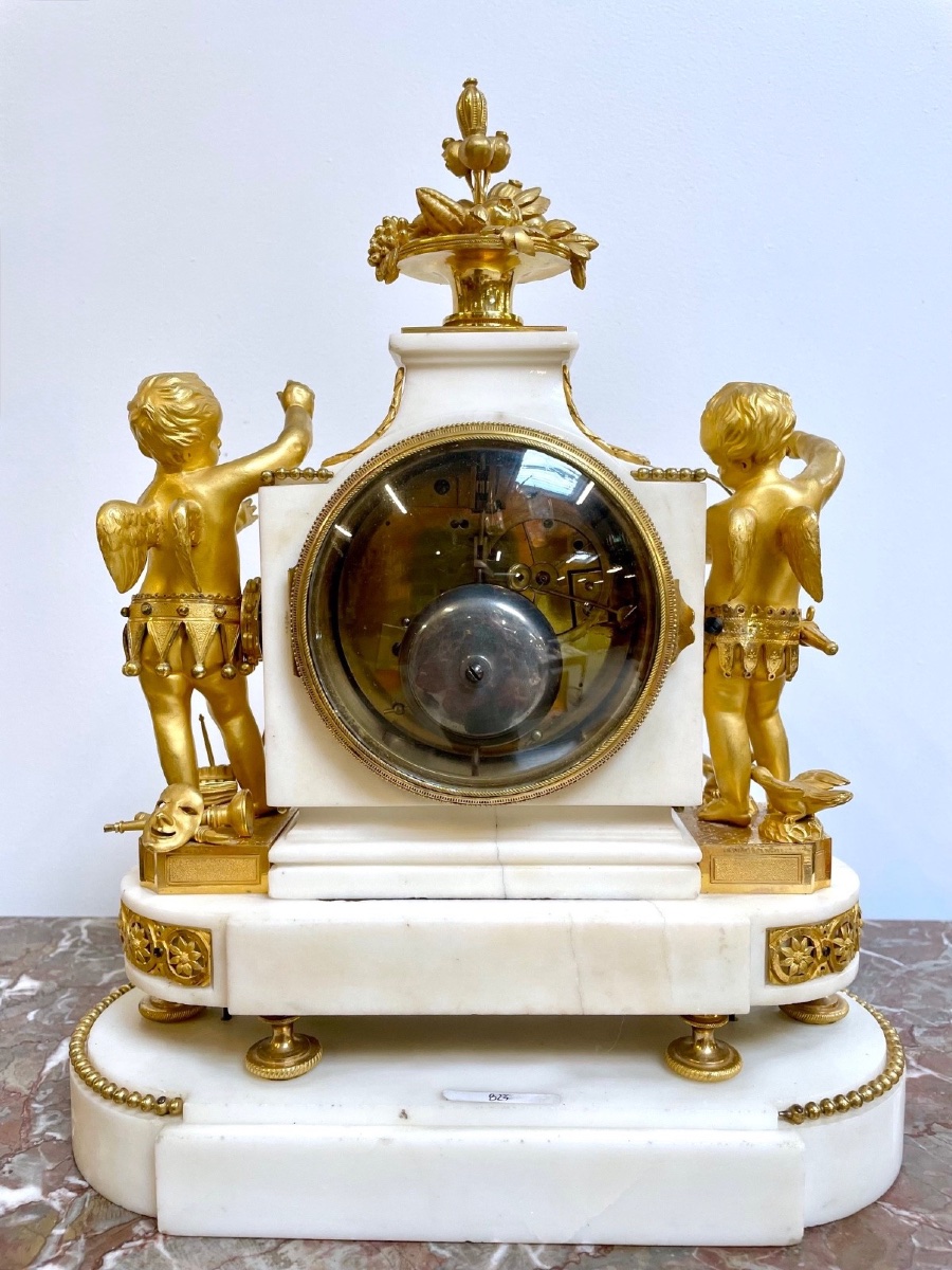 Pendule époque Louis XVI en marbre blanc et bronze doré, signée Mercier à Paris-photo-7
