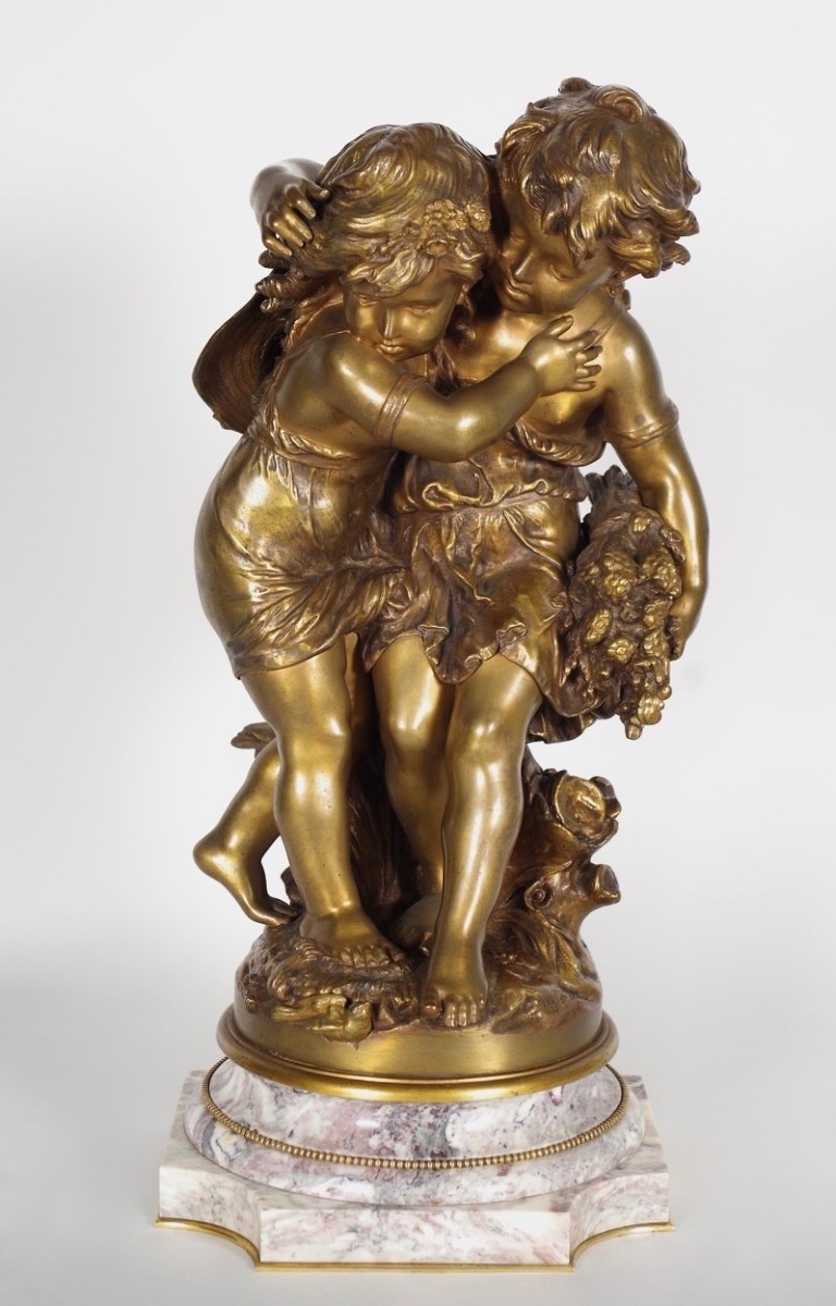 Children Throwing A Bouquet, A Bronze Sculpture With A Golden-brown Patina, Signed By Auguste Moreau-photo-2