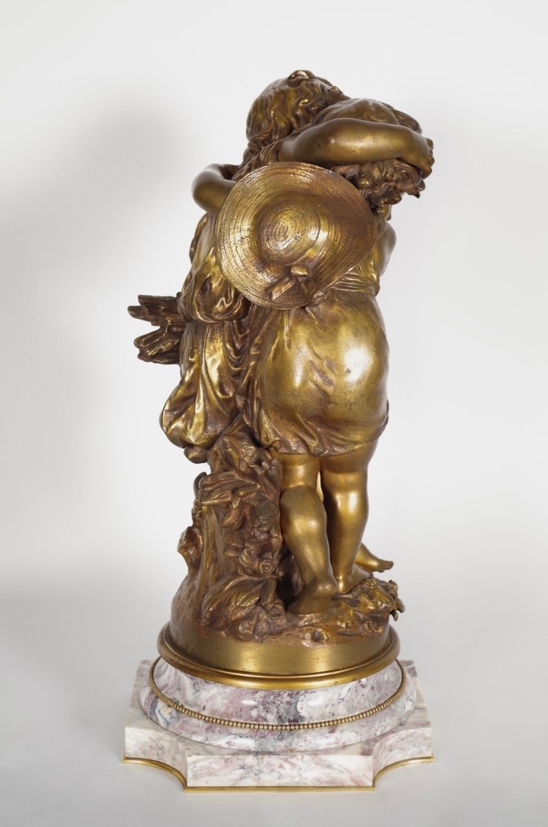 Children Throwing A Bouquet, A Bronze Sculpture With A Golden-brown Patina, Signed By Auguste Moreau-photo-5