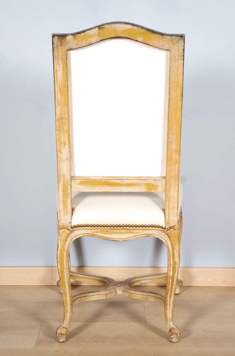 Suite de huit grandes chaises peintes et dorées Régence, vers 1950-photo-8