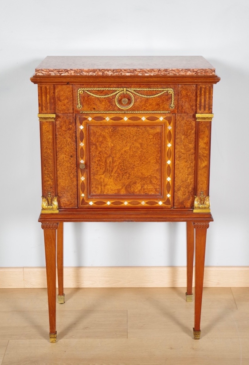 Paire de chevets Louis XVI en acajou, loupe d'amboine et bronze doré, vers 1900-photo-2