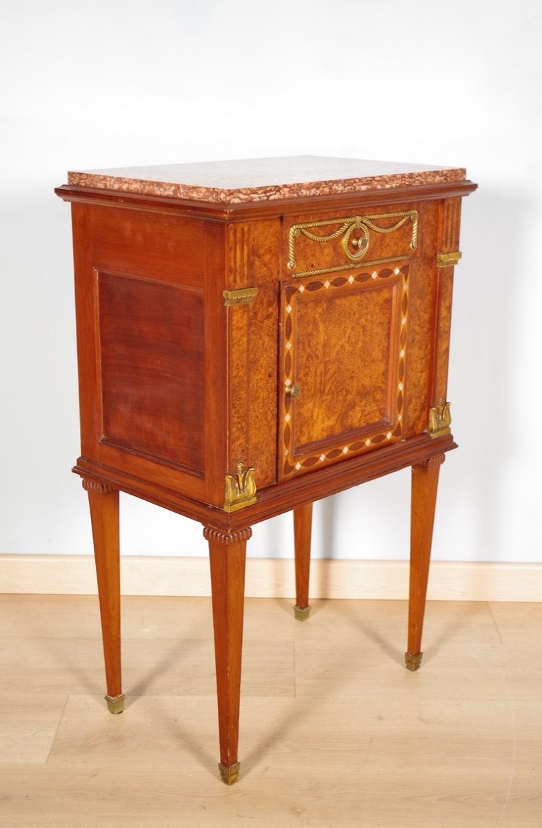Paire de chevets Louis XVI en acajou, loupe d'amboine et bronze doré, vers 1900-photo-2
