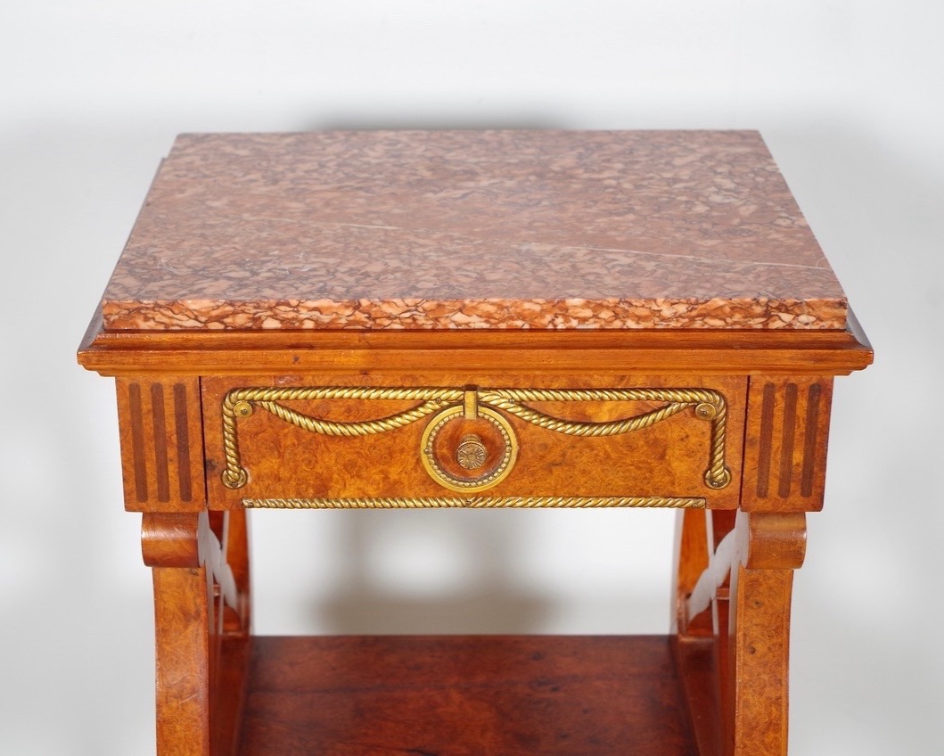 Paire de chevets Louis XVI en acajou, loupe d'amboine et bronze doré, vers 1900-photo-4