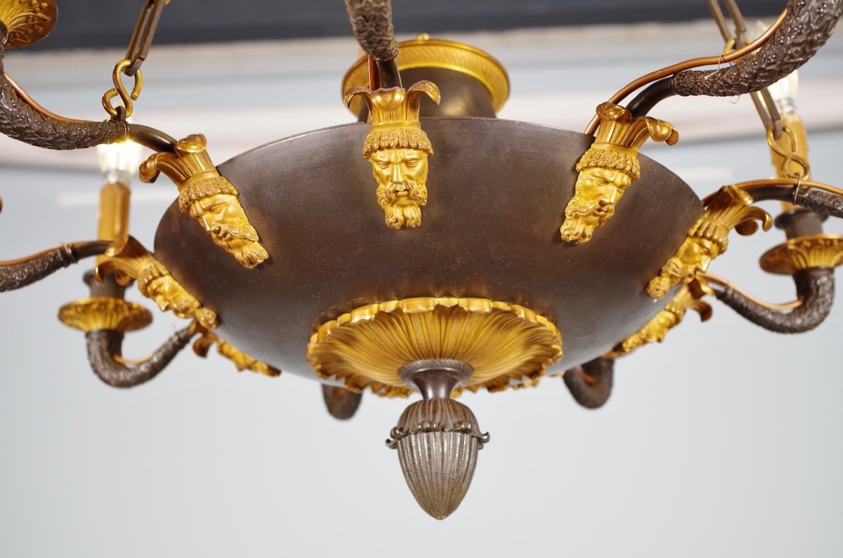 Lustre Restauration à neuf lumières en bronze patiné et doré, vers 1815-photo-4