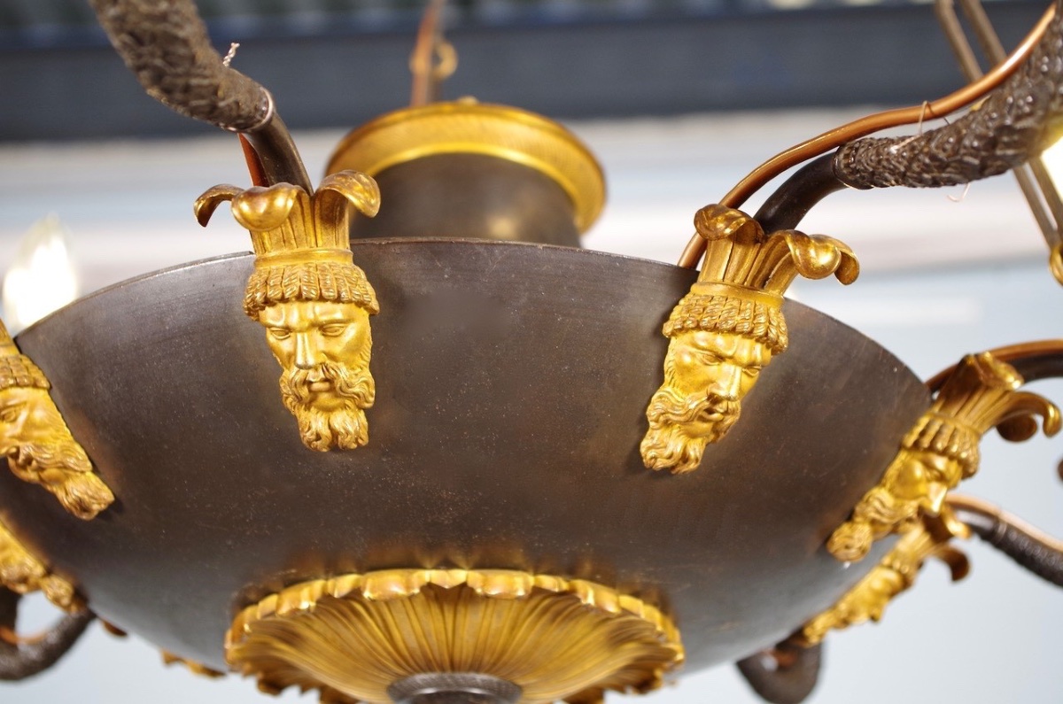 Lustre Restauration à neuf lumières en bronze patiné et doré, vers 1815-photo-6