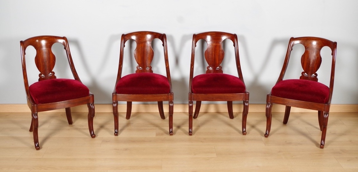 Four Gondola Chairs, Restored In Mahogany, Circa 1815