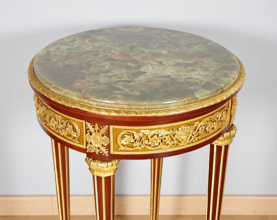 Guéridon Louis XVI en acajou et bronze doré, dans le goût de Linke, vers 1880-photo-7
