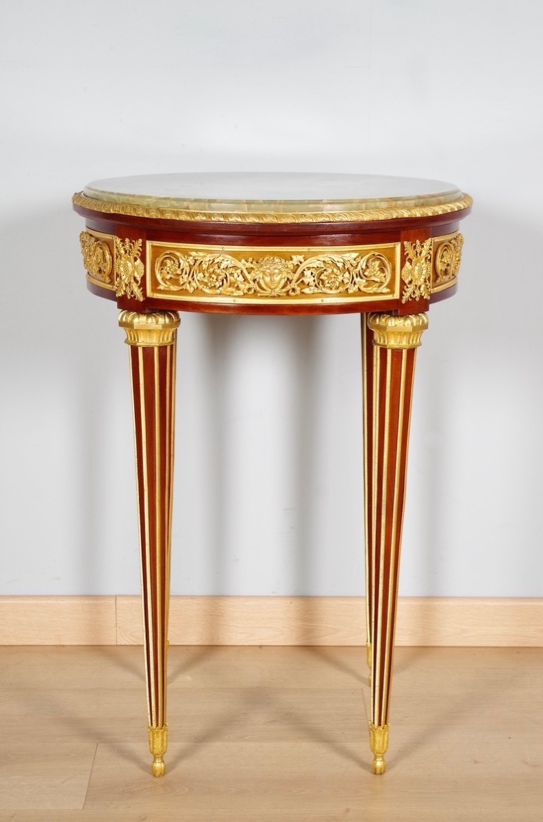 Guéridon Louis XVI en acajou et bronze doré, dans le goût de Linke, vers 1880