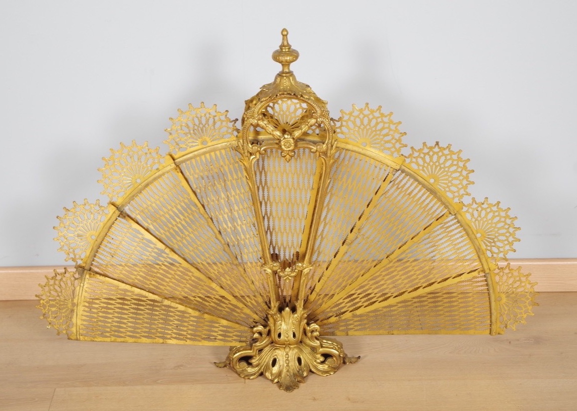 Napoleon III-style Fan-shaped Fireplace Screen, Gilded Bronze, Circa 1880