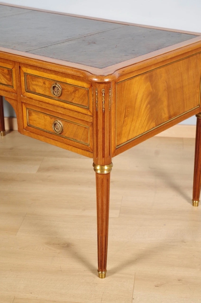 Louis XVI-style Flat-topped Desk In Mahogany, Brass, And Gilded Bronze, Circa 1950-photo-4