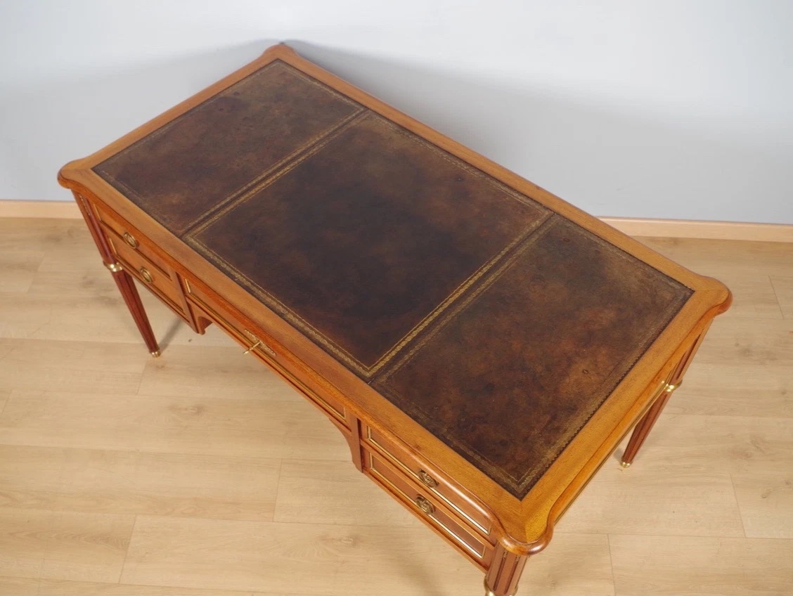 Louis XVI-style Flat-topped Desk In Mahogany, Brass, And Gilded Bronze, Circa 1950-photo-2
