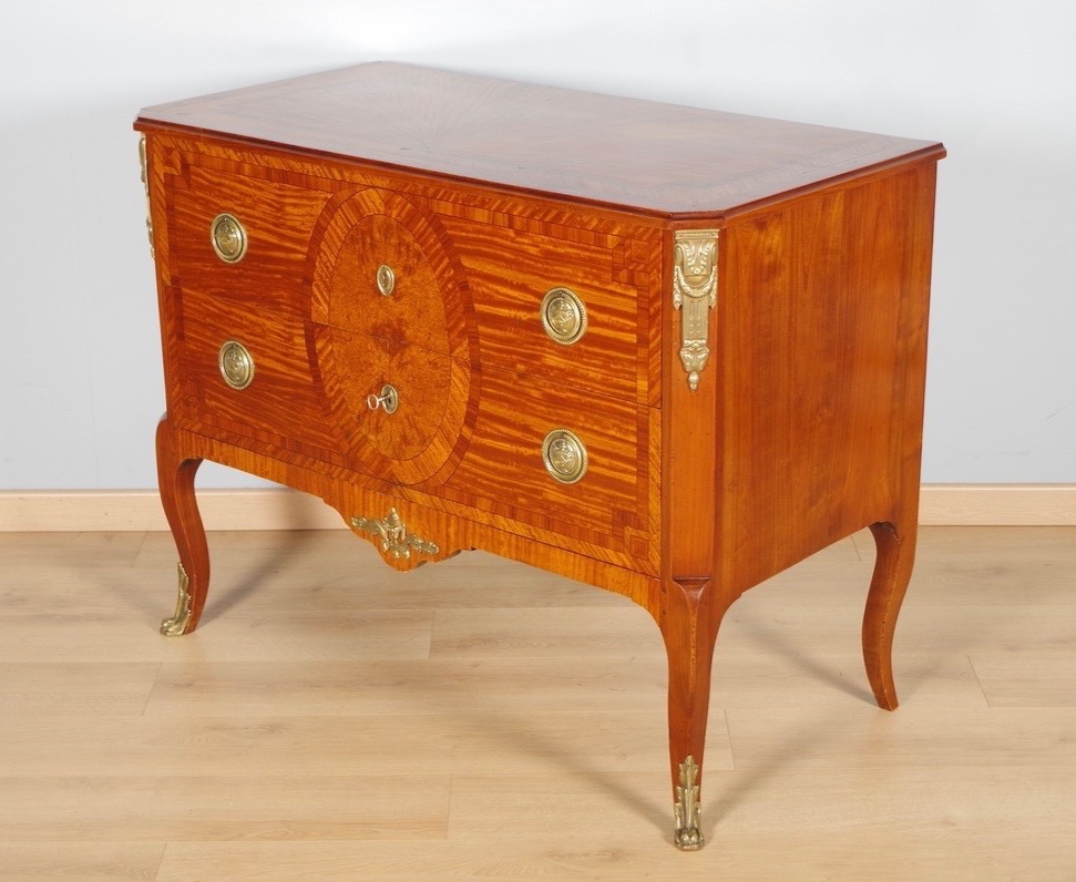 Commode Transition en placage d'acajou et citronnier, bronzes dorés, vers 1950-photo-3
