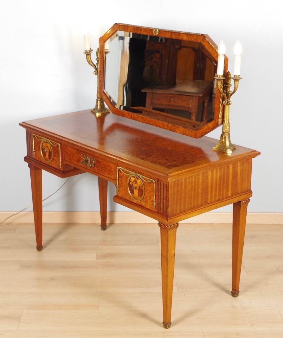 Coiffeuse style Louis XVI en acajou, loupe d'amboine et bronze doré, vers 1900-photo-2