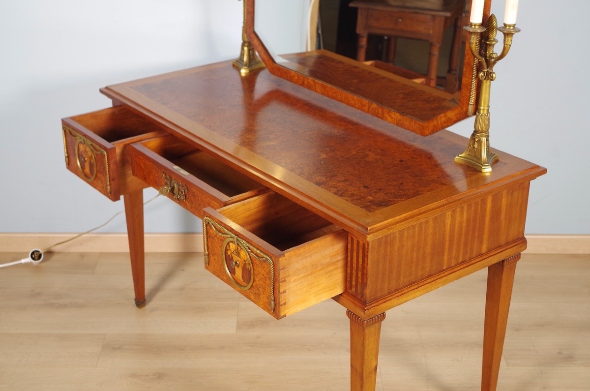 Coiffeuse style Louis XVI en acajou, loupe d'amboine et bronze doré, vers 1900-photo-4