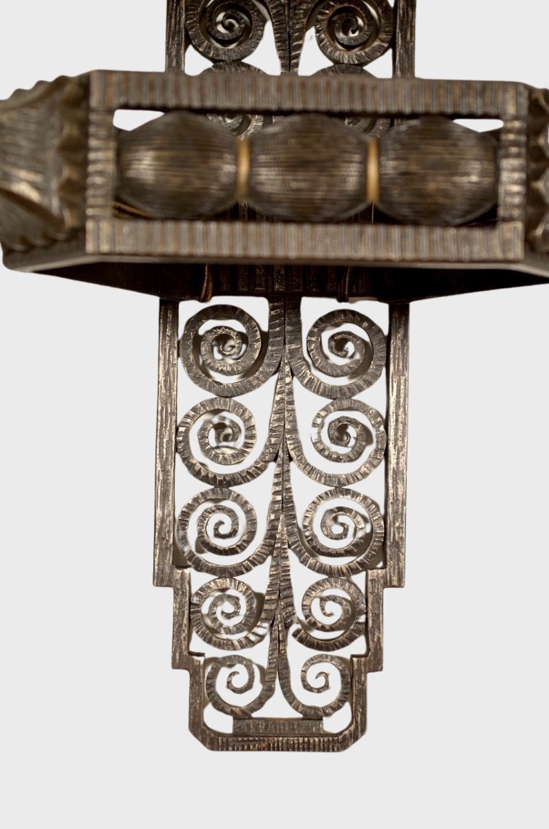 Applique Art déco en fer forgé et patiné signée Charles Piguet, vers 1930-photo-3