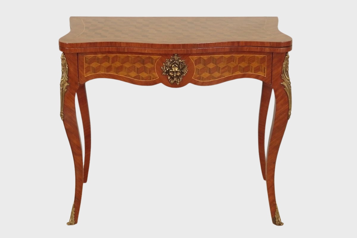 Table à jeux style Louis XV 