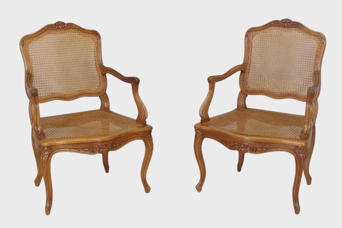 Paire de fauteuils style Louis XV Nogaret