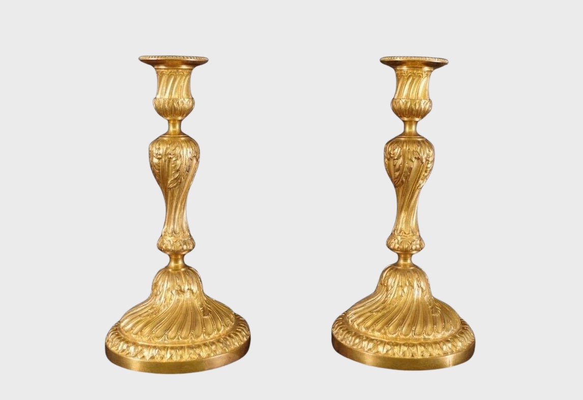 Paire de bougeoirs style Louis XVI