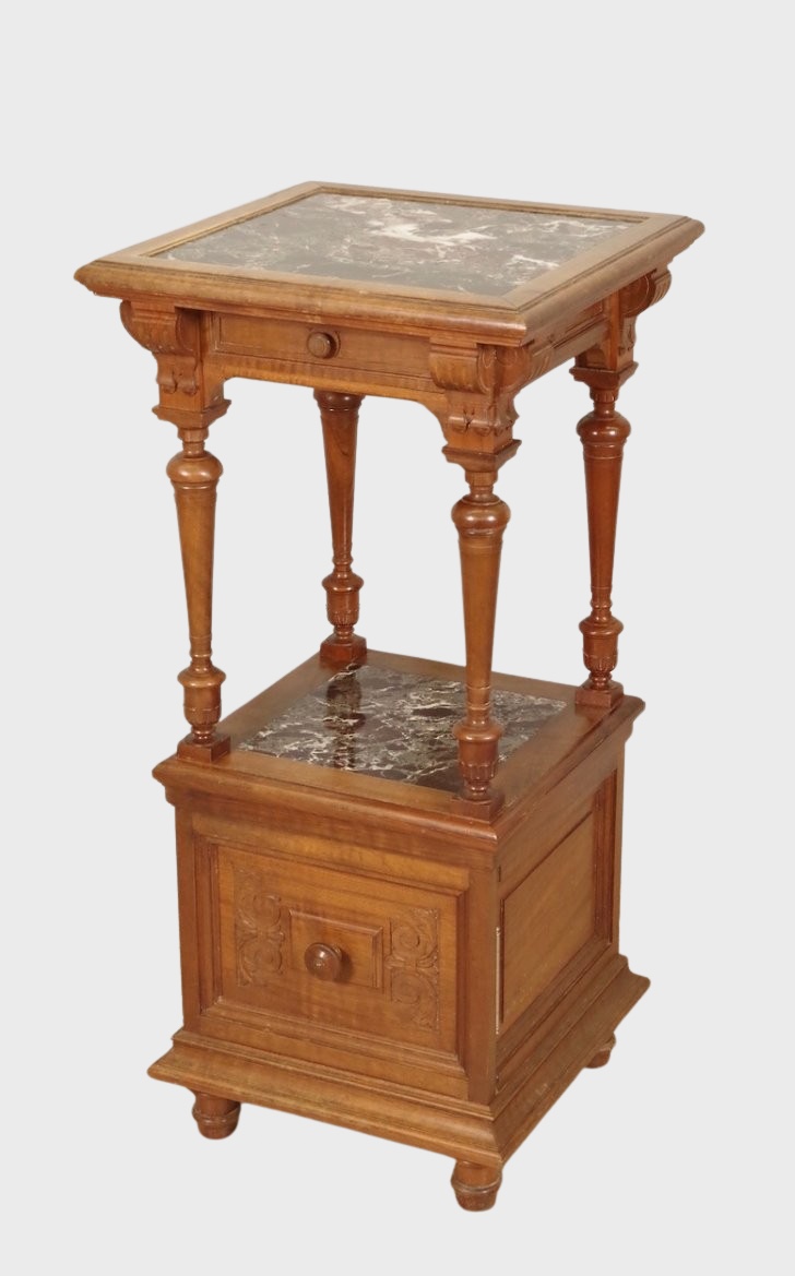 Table de chevet style Renaissance