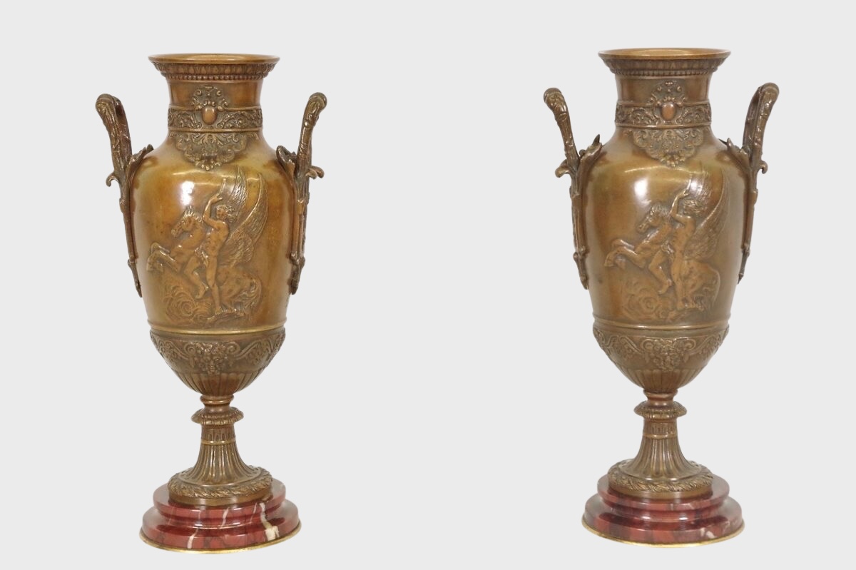 Paire de vases Napoléon III signés Léon Boucher