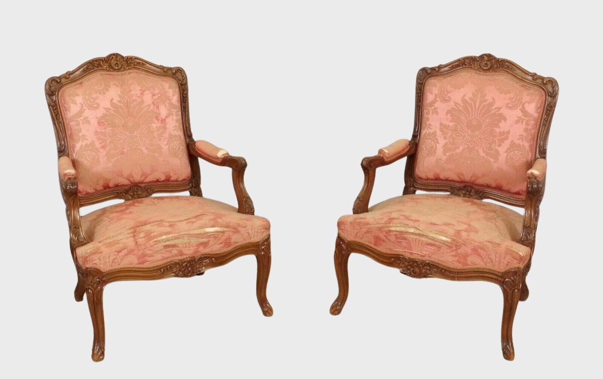 Paire de fauteuils style Louis XV