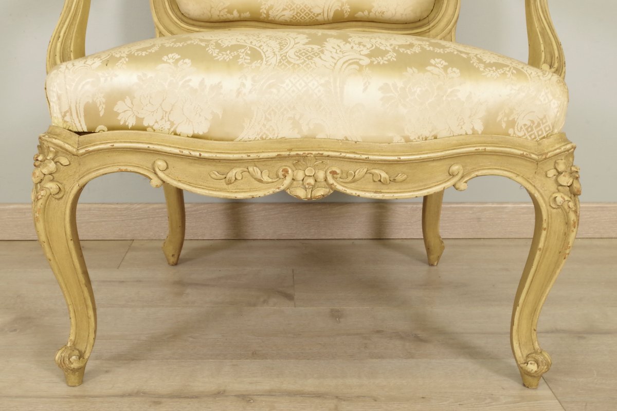 Trois fauteuils à chassis style Louis XV-photo-8