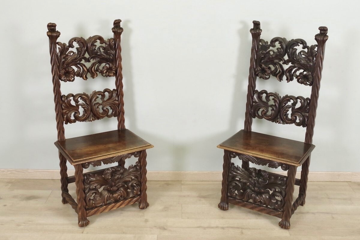 Paire de chaises style Renaissance
