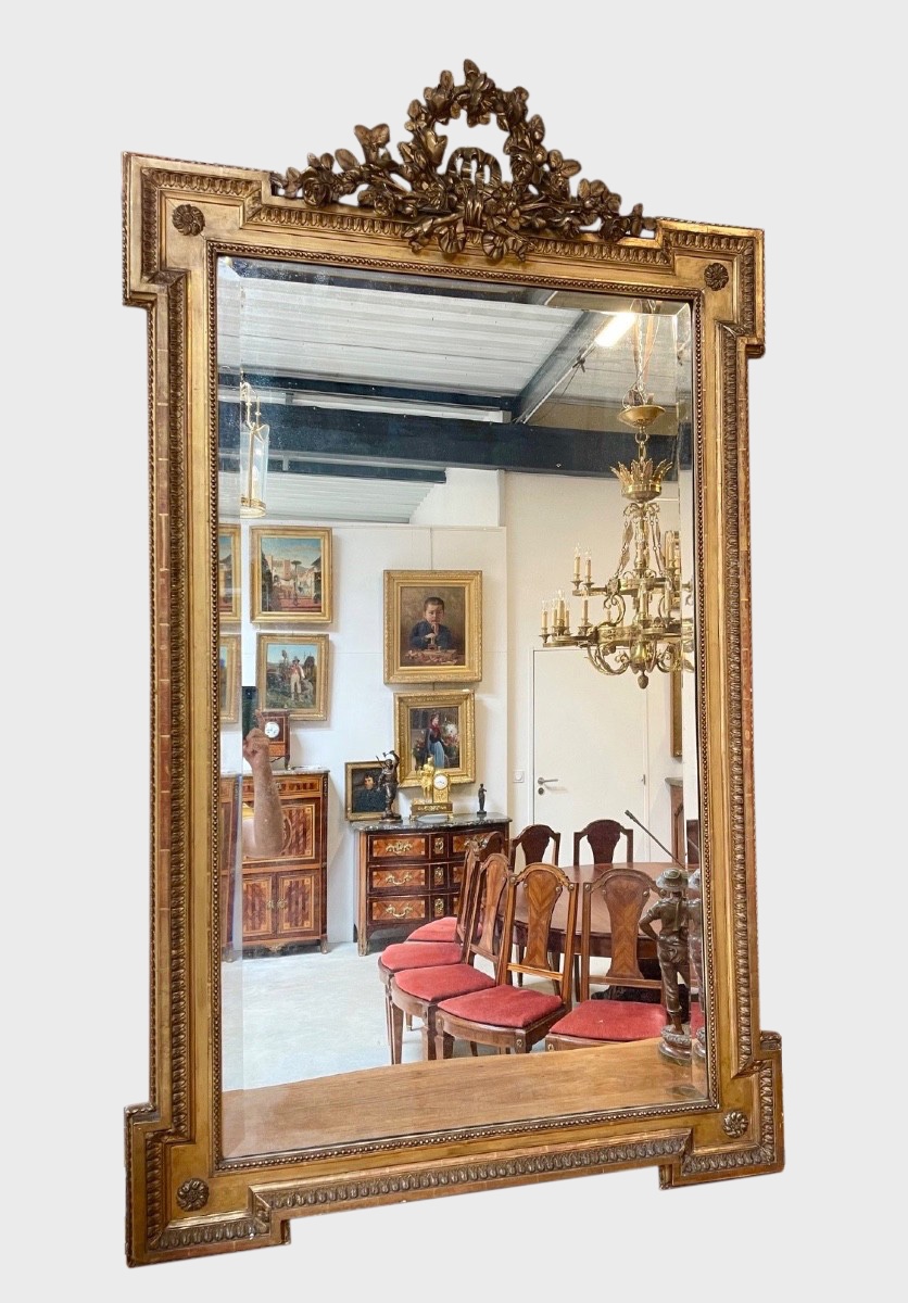 Important miroir Louis XVI en bois et stuc doré – vers 1880