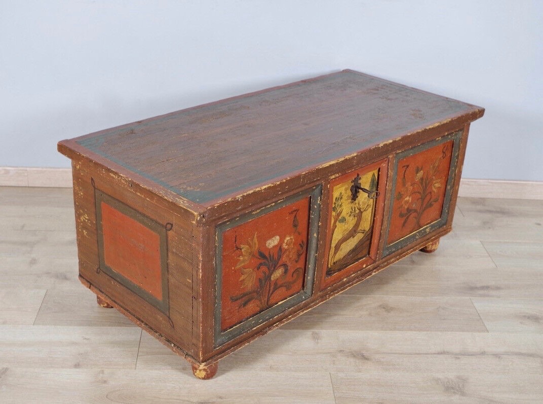 18th Century Wedding Chest-photo-4