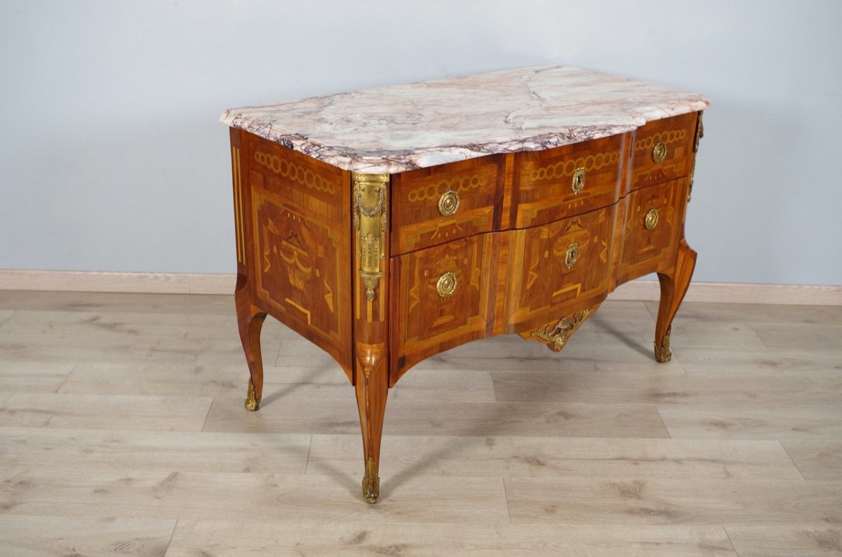 Commode style Transition-photo-1