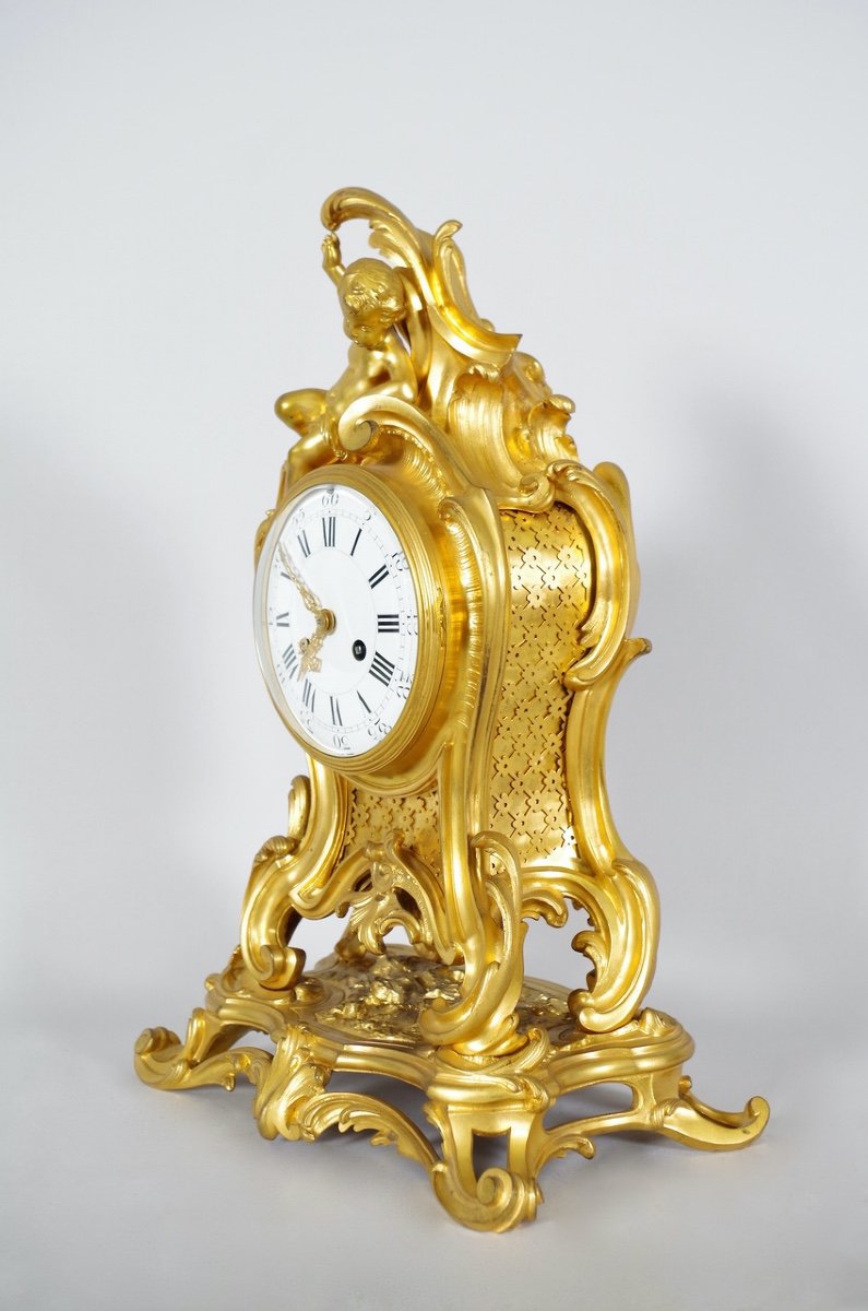 Pendule style Louis XV bronze doré-photo-1