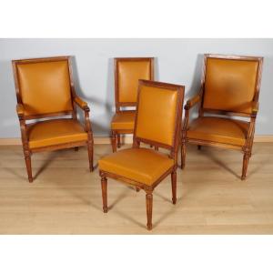 Deux fauteuils et deux chaises style Louis XVI
