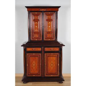 Cabinet style Renaissance