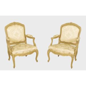 Paire De Fauteuils &agrave; Chassis Style Louis XV