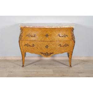 Commode style Louis XV
