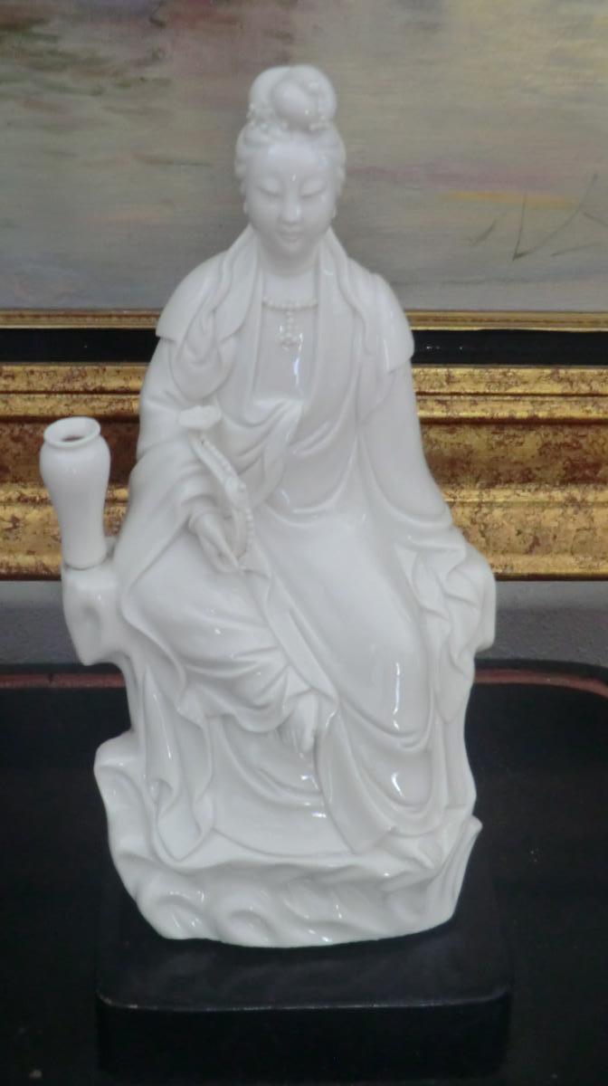 Guanyin En Porcelaine Circa 1950 Sous Globe-photo-2