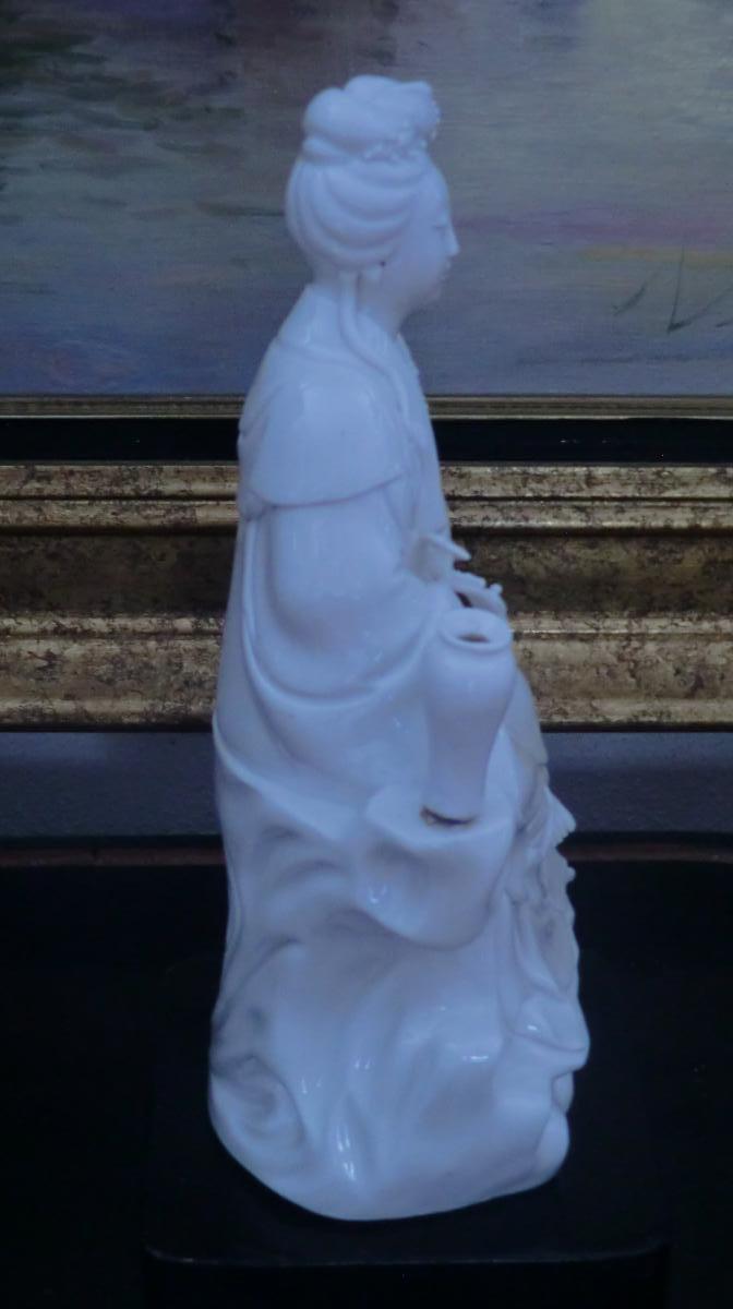 Guanyin En Porcelaine Circa 1950 Sous Globe-photo-3