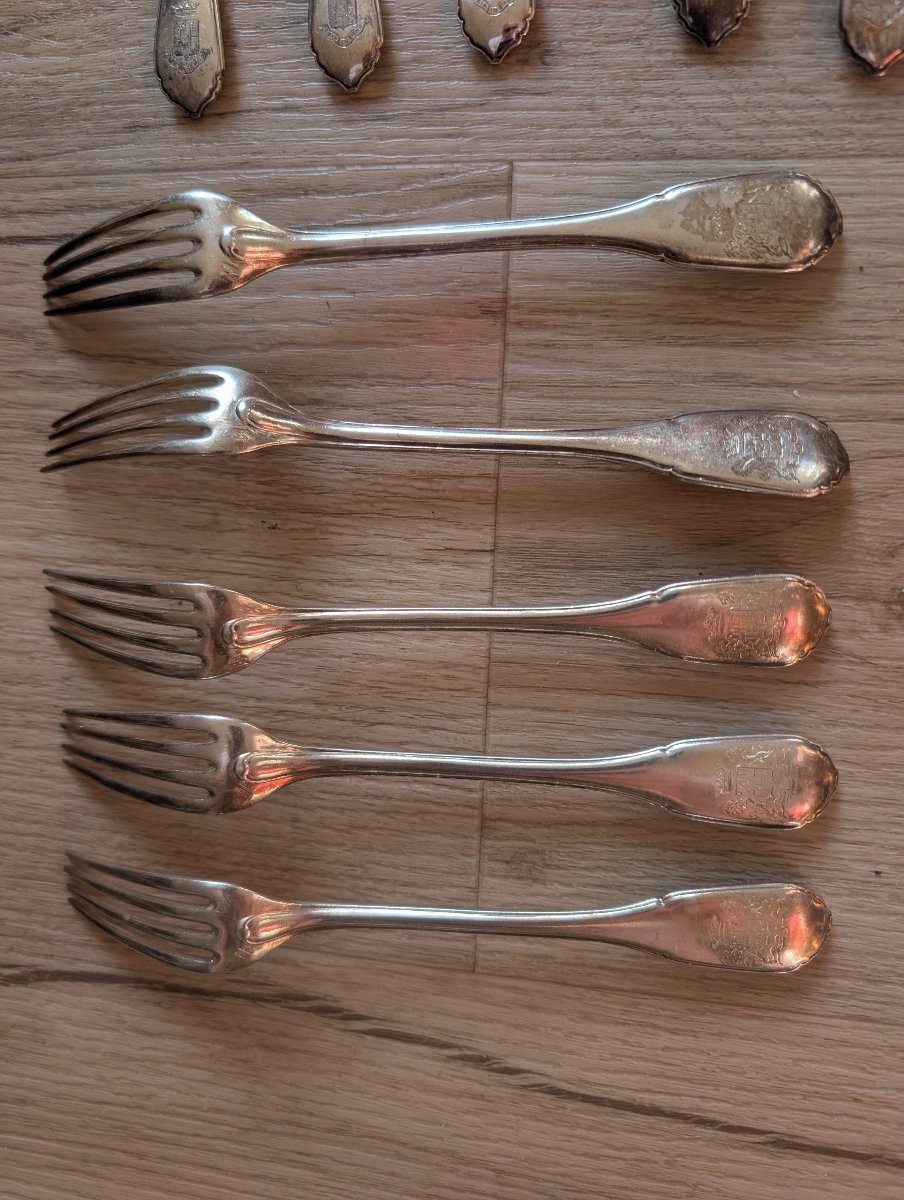 Set Of Silver And Vermeil Cutlery In The Louis XV Regence Style With Coat Of Arms-photo-2