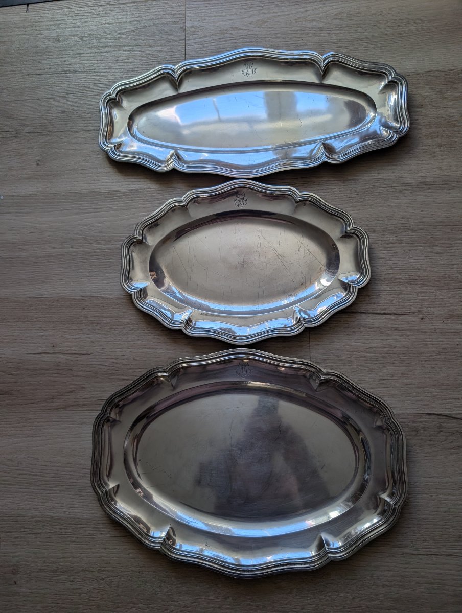 Orfevre Boulanger: 3 Large Dishes With Coats Of Arms In Silver-plated Metal